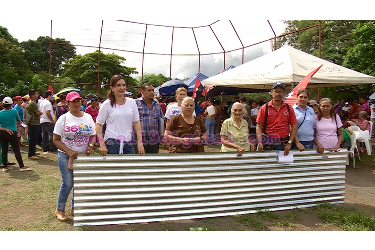 Familias de Ticuantepe reciben techo digno para protegerse de las ... - El 19 Digital