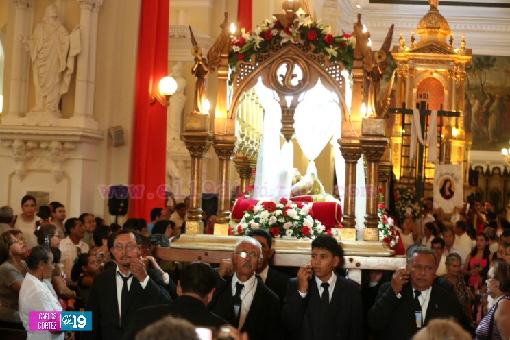 León vive en solemnidad Procesión del Santo Entierro (+FOTOS)