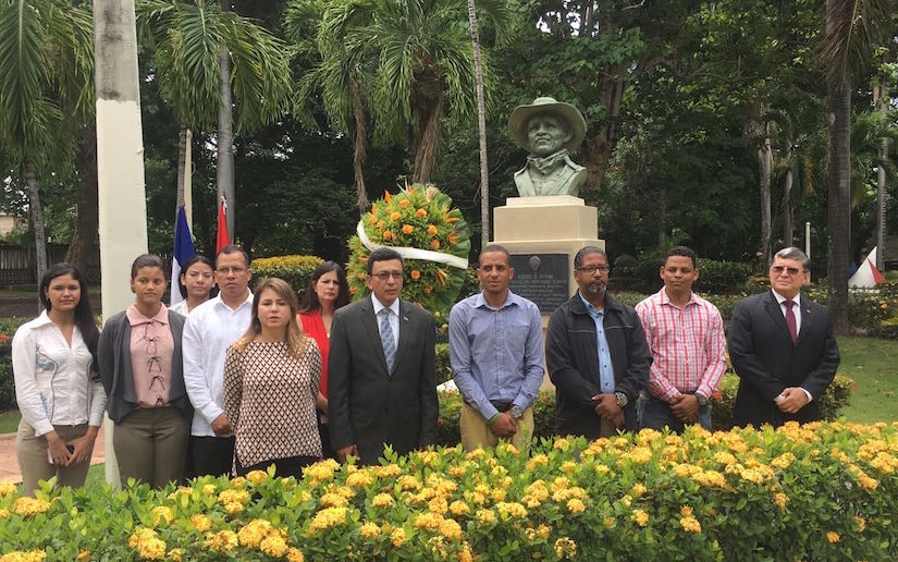 Canciller de Nicaragua y líder comunista cubano tratan cooperación bilateral