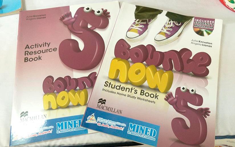 estudiantes-intercambian-experiencias-con-autores-del-libros-de-ingl-s