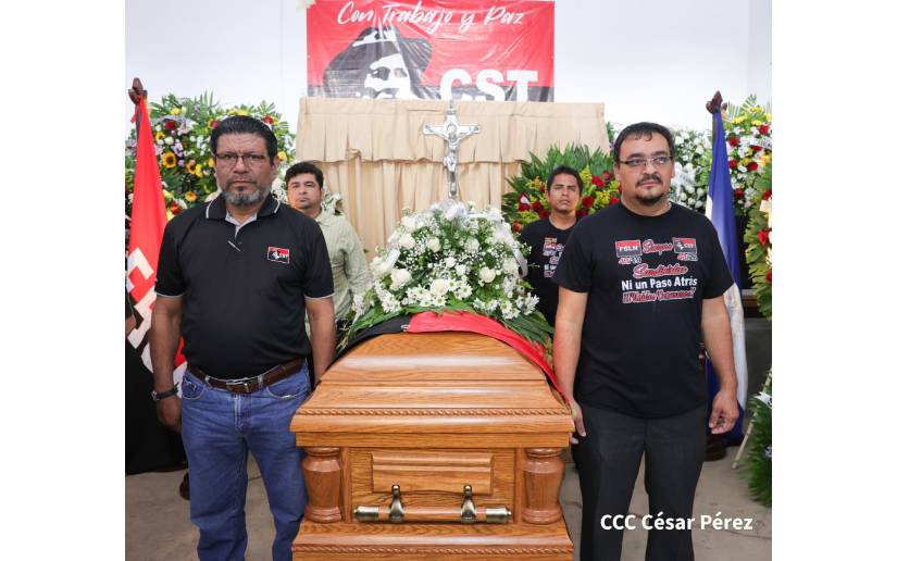 CST rinde Homenaje Póstumo al líder sindical compañero Roberto González