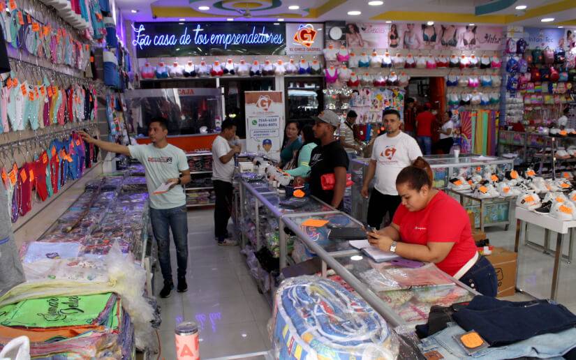 El mercado Oriental tiene los mejores productos para hombres y mujeres