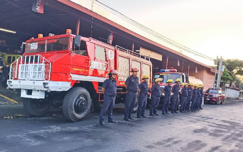 Bomberos Unidos envían camiones para nueva