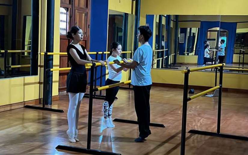 (+Fotos) Inician clases de ballet en la Escuela Mariana Sansón