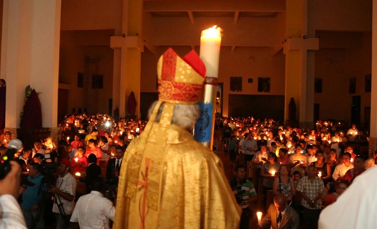 Vigilia Pascual en Catedral de Managua Vigilia Pascual en Catedral de Managua