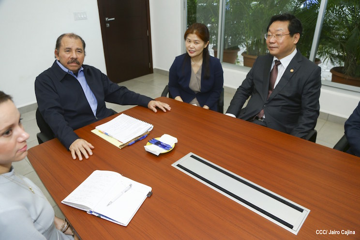 Presidente Daniel con Ministro de Comercio de la Rep&uacute;blica de Corea