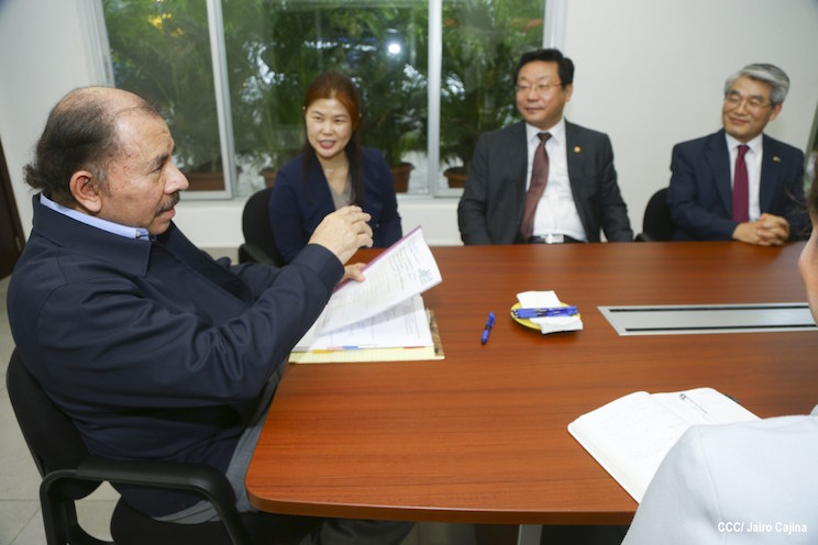Presidente Daniel con Ministro de Comercio de la Rep&uacute;blica de Corea