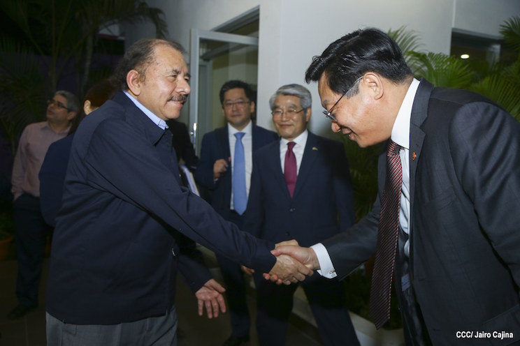 Presidente Daniel con Ministro de Comercio de la Rep&uacute;blica de Corea