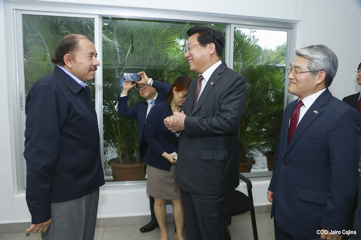 Presidente Daniel con Ministro de Comercio de la Rep&uacute;blica de Corea