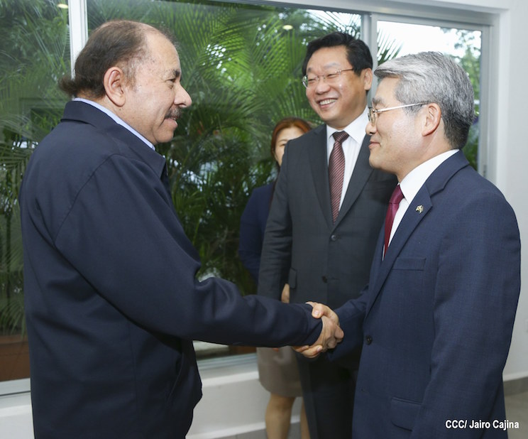 Presidente Daniel con Ministro de Comercio de la Rep&uacute;blica de Corea