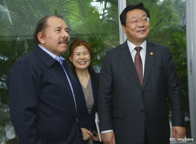 Presidente Daniel con Ministro de Comercio de la Rep&uacute;blica de Corea