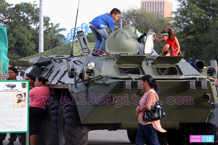 Familias disfrutan exposición estática del Ejército de Nicaragua