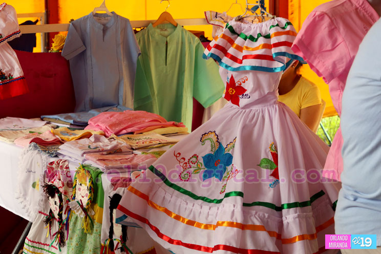 Parque de Ferias mantiene sus puertas abiertas con una variada oferta de productos