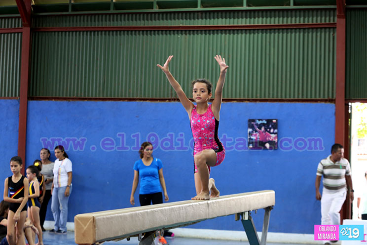 Niñas se preparan para representar a Nicaragua en Juegos Escolares Centroamericanos