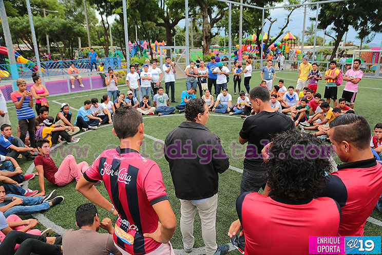 Miembros Club Deportivo Walter Ferreti imparten charla motivacional a jóvenes nicaragüenses