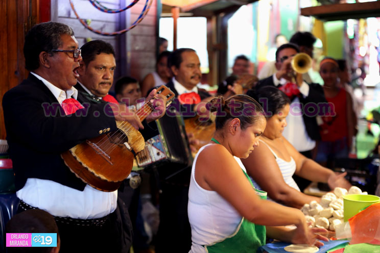 Alcaldía de Managua festeja a las madres comerciantes del Mercado Candelaria