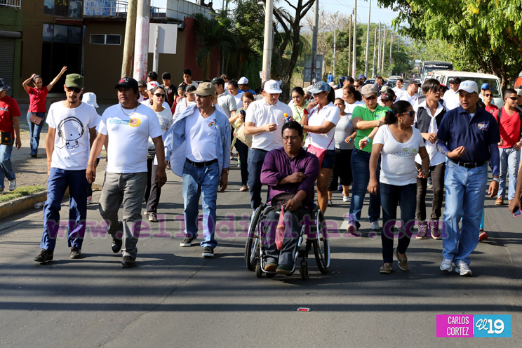 Caminando en solidaridad con las personas que conviven con el VIH/Sida