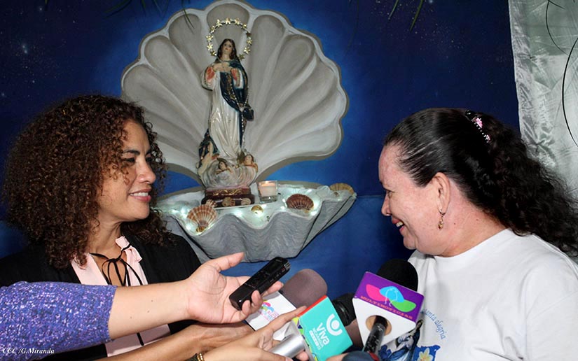 Alcaldesa de Managua da el grito “¿Quién causa tanta alegría?” desde la Avenida de Bolívar a Chávez