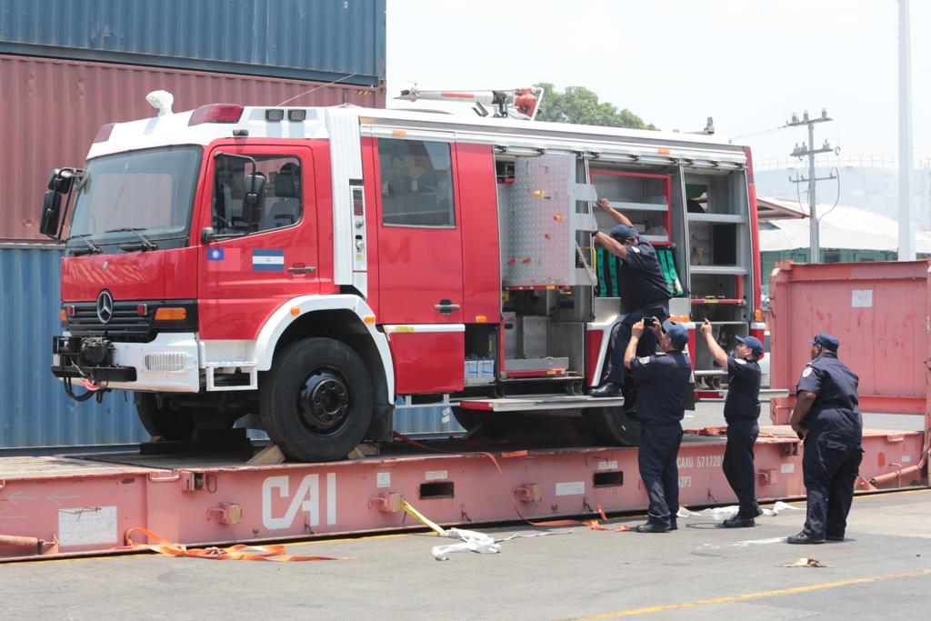 Nicaragua recibe dos camiones contra incendios por parte de Taiwán