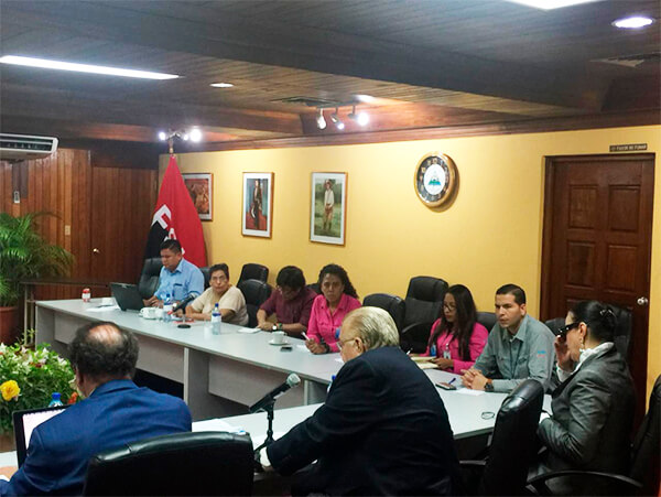 Fundador y Gerente General de WeatherTec y de Elena Davydova visita Nicaragua