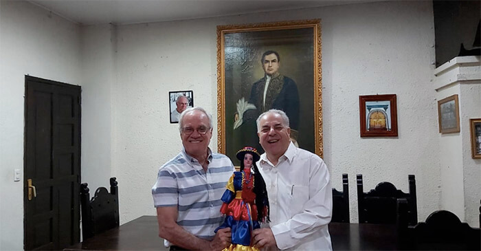 busto-jose-artigas-leon-embajador-uruguay