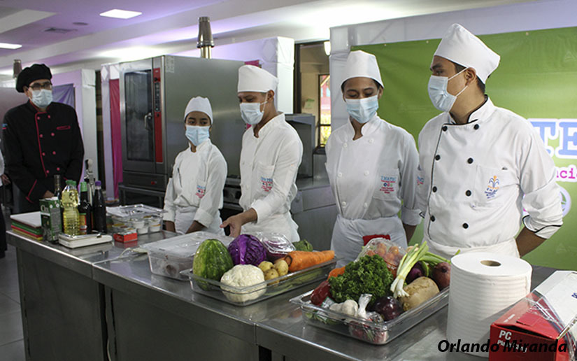 Estudiantes del Centro Tecnológico de Hotelería y Turismo participaron en reto técnico-gastronómico