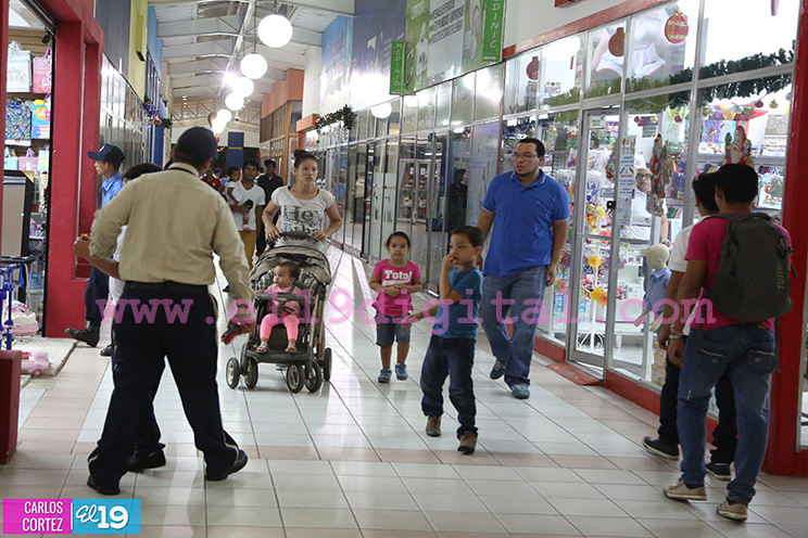 Centro Comercial Managua celebra noches de compras