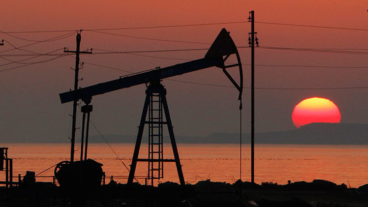 Leve alza del petróleo, cuando OPEP se reúne