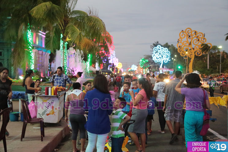 Avenida de Bolívar a Chávez se viste de gala en vísperas de la Purísima