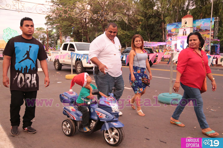 Avenida de Bolívar a Chávez se viste de gala en vísperas de la Purísima