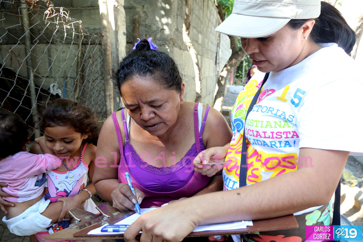 Paquetes marianos entregados a miles de familias