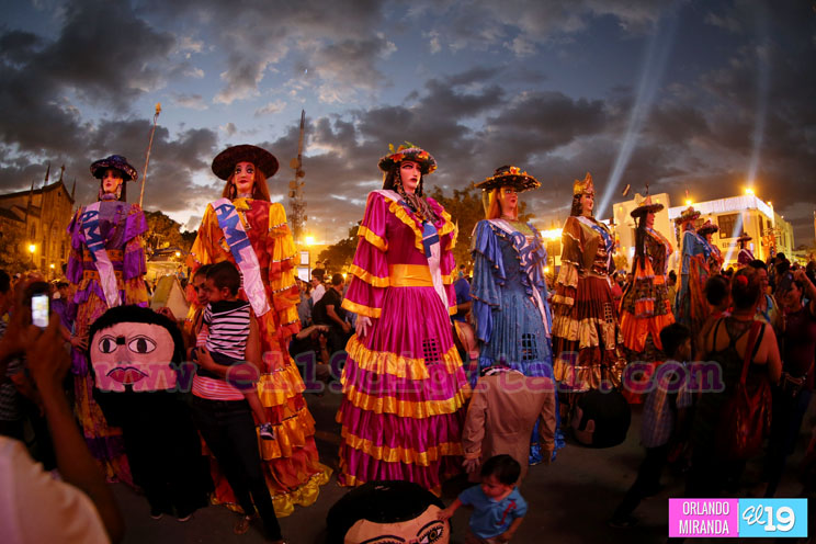 Nicaragüenses desbordados en fe durante tradicional Gritería en León