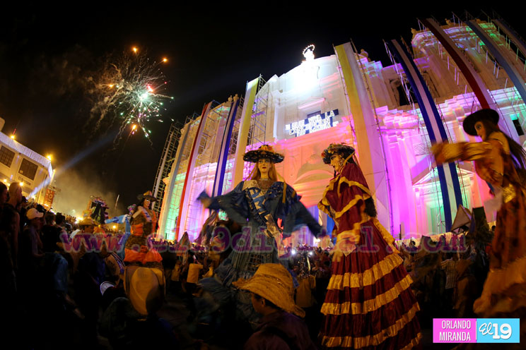 Nicaragüenses desbordados en fe durante tradicional Gritería en León
