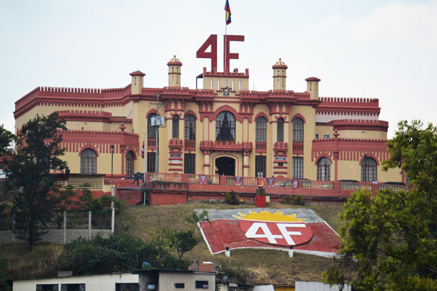 Maduro entrega el Cuartel de la Montaña a Fundación Hugo Chávez