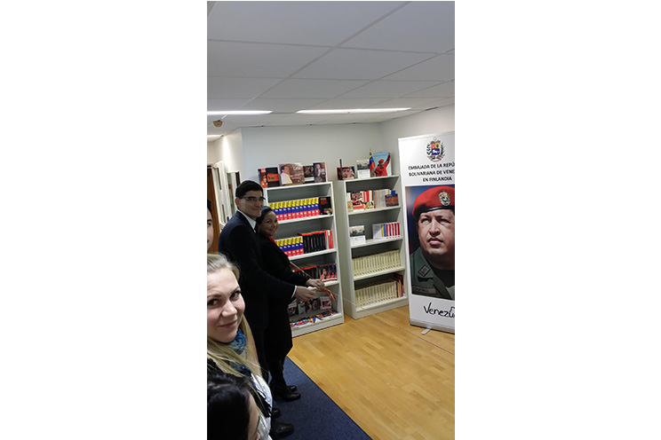 Inauguran Biblioteca Comandante Hugo Chávez en Finlandia