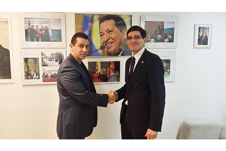 Inauguran Biblioteca Comandante Hugo Chávez en Finlandia