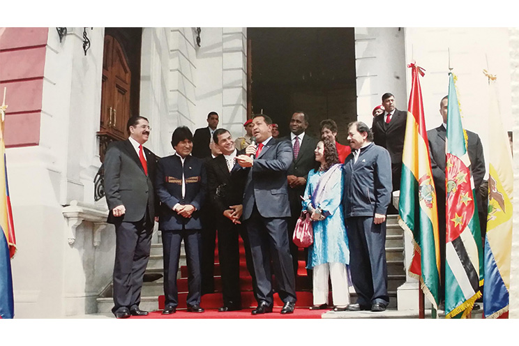 Inauguran Biblioteca Comandante Hugo Chávez en Finlandia