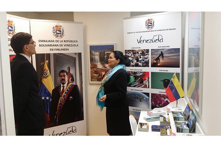 Inauguran Biblioteca Comandante Hugo Chávez en Finlandia
