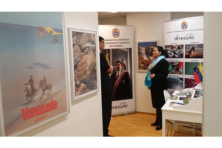 Inauguran Biblioteca Comandante Hugo Chávez en Finlandia