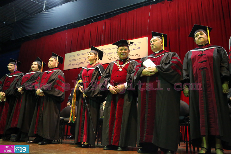 UNICA celebra XIX graduación 2015