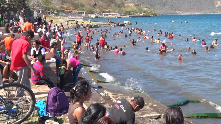 Miles de familias se fueron a recibir el Año Nuevo a los balnearios del país