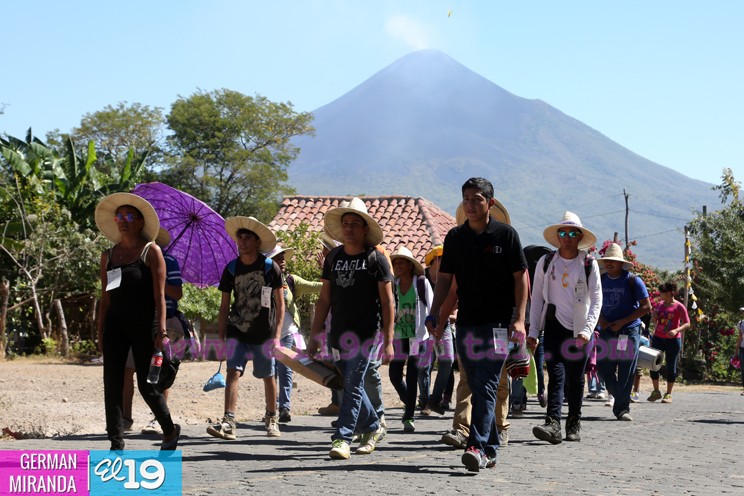 Leoneses peregrinan y recuerdan histórica erupción del Momotombo