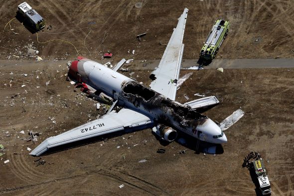 Dos muertos en accidente aéreo en San Francisco (VIDEO)