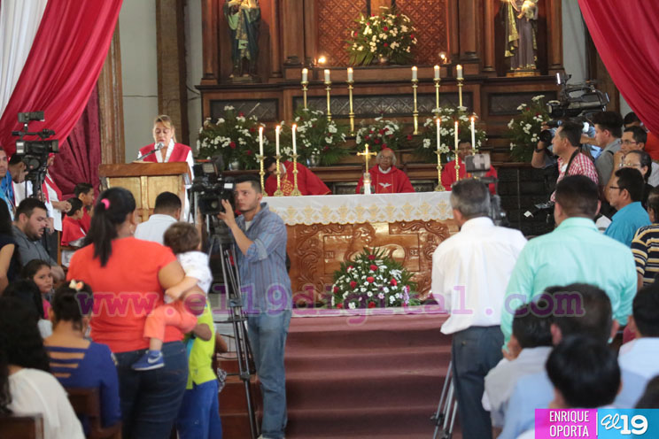 Cardenal Brenes confirma a 200 niños y jóvenes de Tipitapa