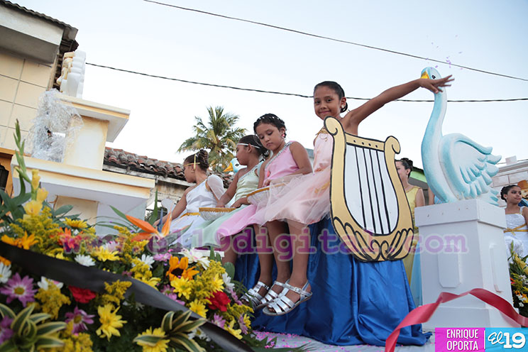 Espectacular y mágico desfile de Musas Darianas en León