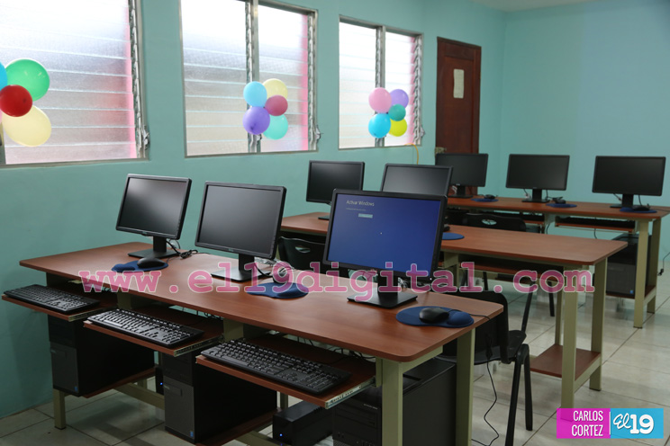 Ticuantepe avanza en desarrollo tecnológico con instalación de moderna sala de videoconferencia
