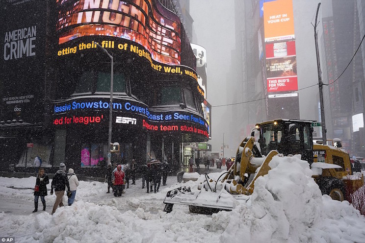 Nueva York paralizada por tormenta Jonas, la peor en décadas