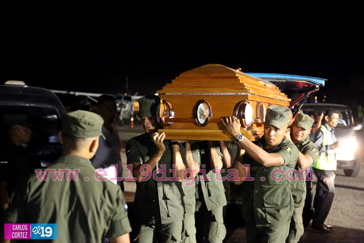 Trasladan cuerpos de 9 turistas costarricenses que perecieron en naufragio en Corn Island (FOTOS)