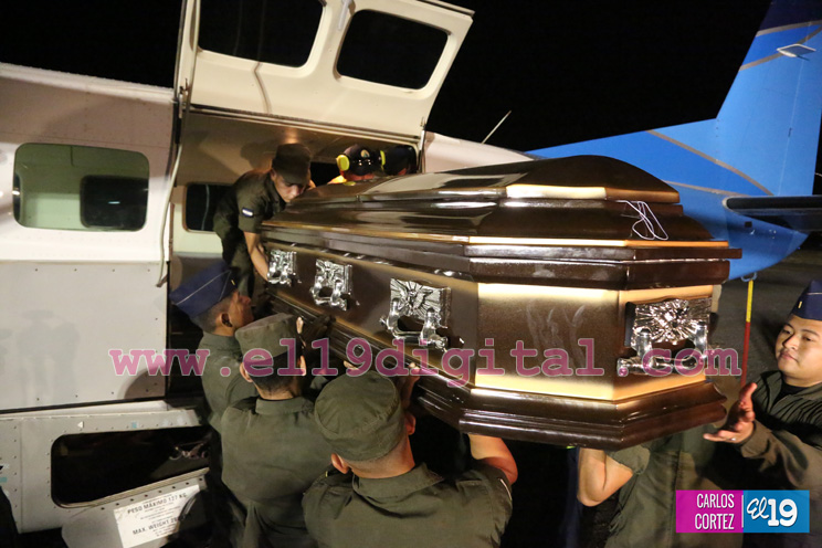 Llegan a Costa Rica sobrevivientes y 9 cuerpos tras naufragio en Nicaragua
