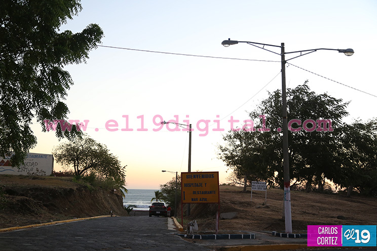 Balneario de Pochomil luce más seguro y atractivo con nuevas luminarias